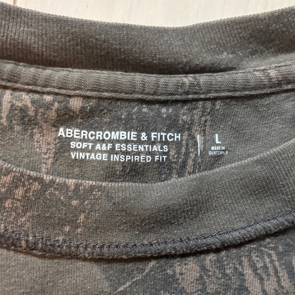 Abercrombie & Fitch Dark Camouflage Crop Top - Picture 2 of 5